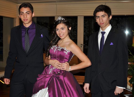 Previa sesión de fotos antes de llegar al salón en el Hotel del Comahue